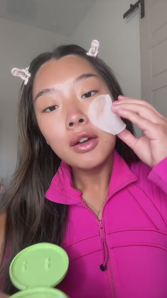 Jiyu Korean Skincare Anti-Aging, Dark Spot & Wrinkle Minimizing Toner Pads™ video